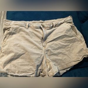 Khaki mid shorts in tan